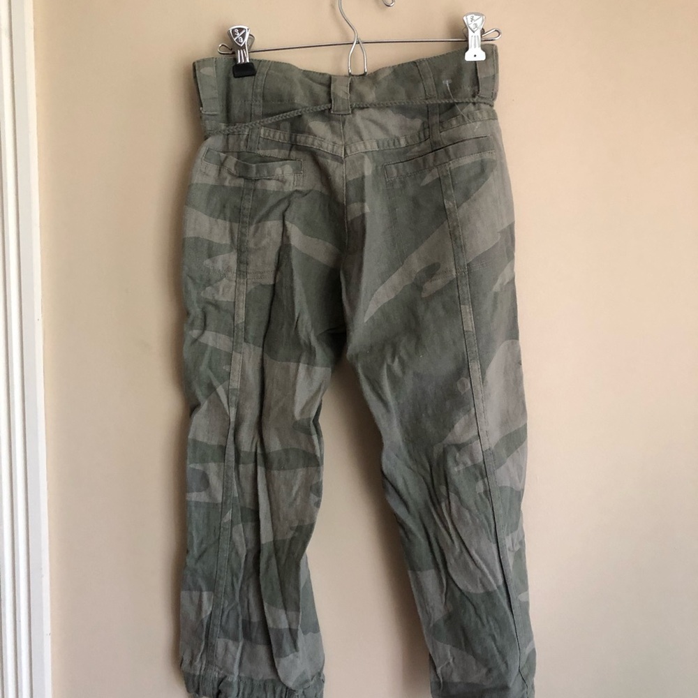 Capris - Picture 4 of 4